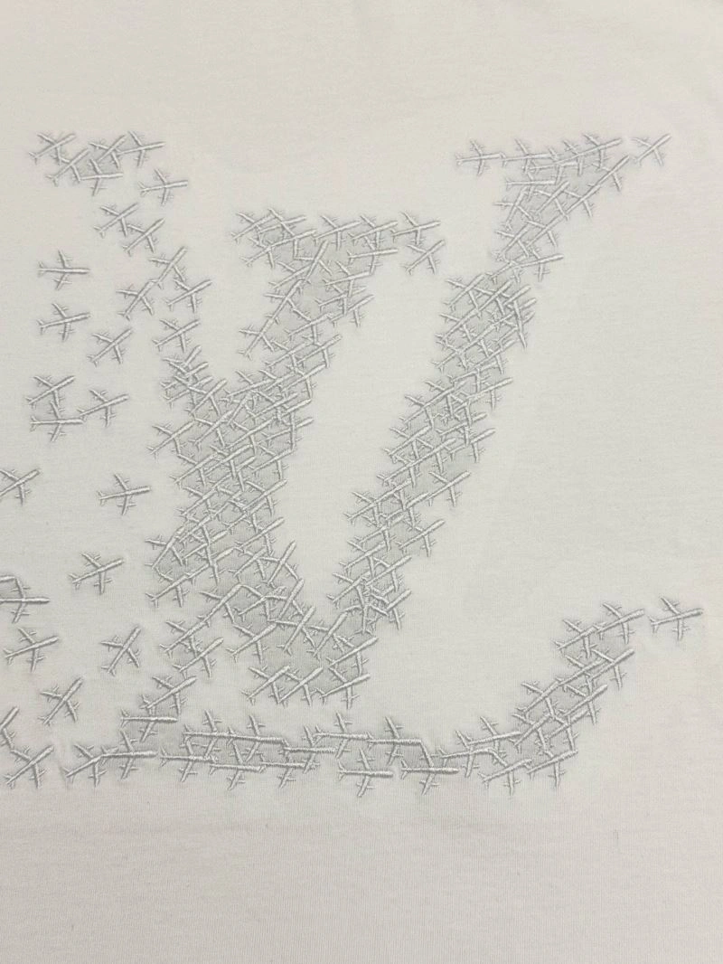 Trendsetting Louis Vuitton T-Shirts 137990