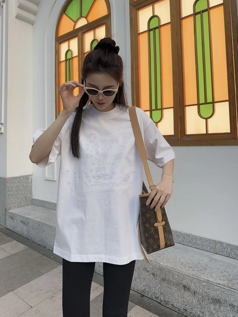 Trendsetting Louis Vuitton T-Shirts 137990