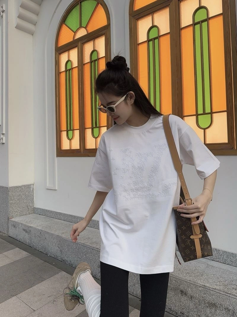 Trendsetting Louis Vuitton T-Shirts 137990