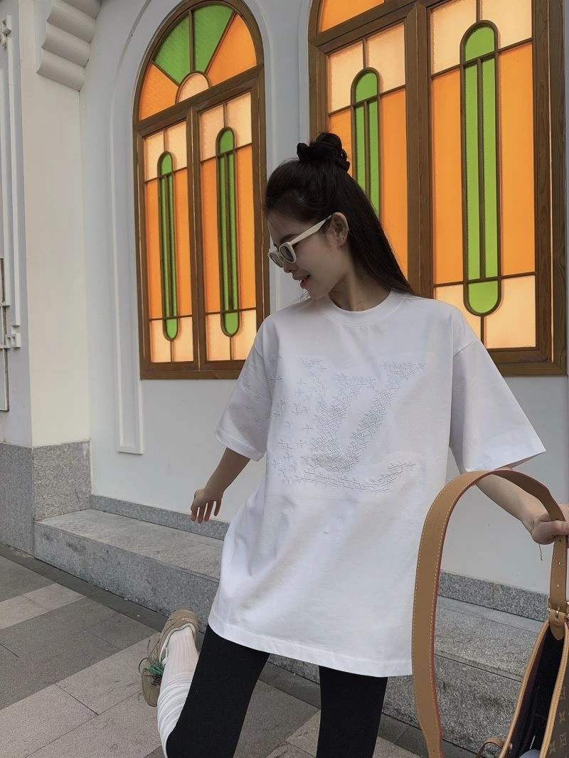 Trendsetting Louis Vuitton T-Shirts 137990