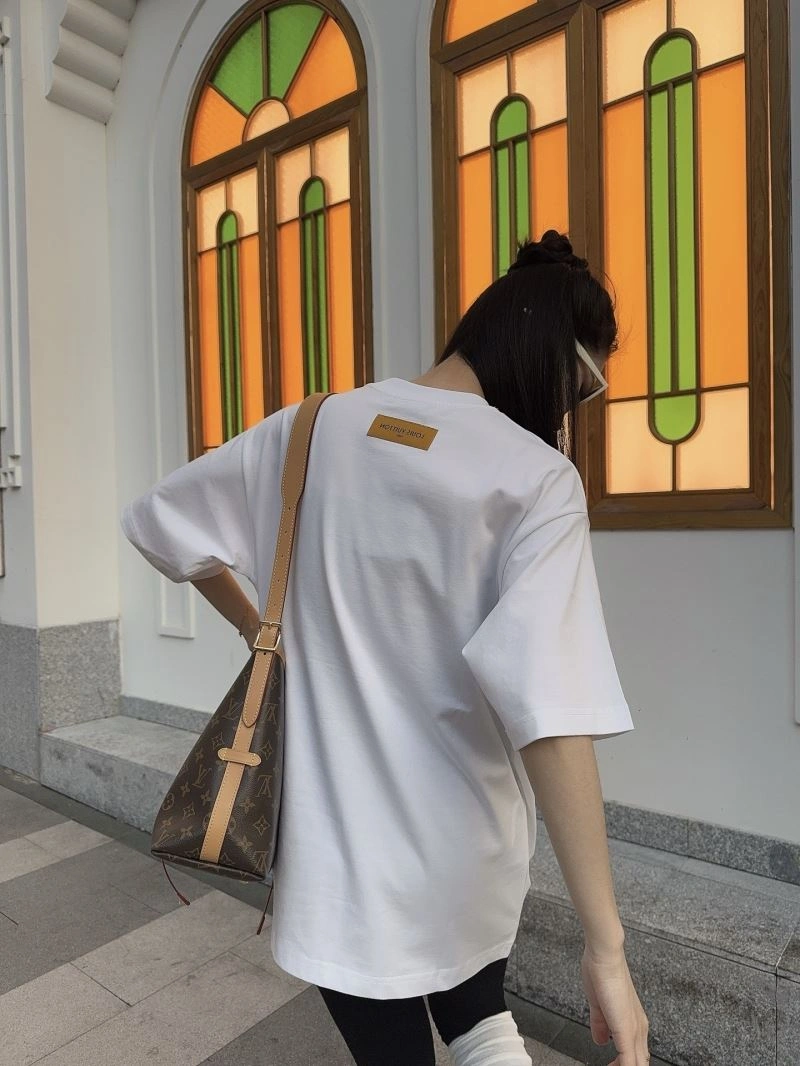 Trendsetting Louis Vuitton T-Shirts 137990