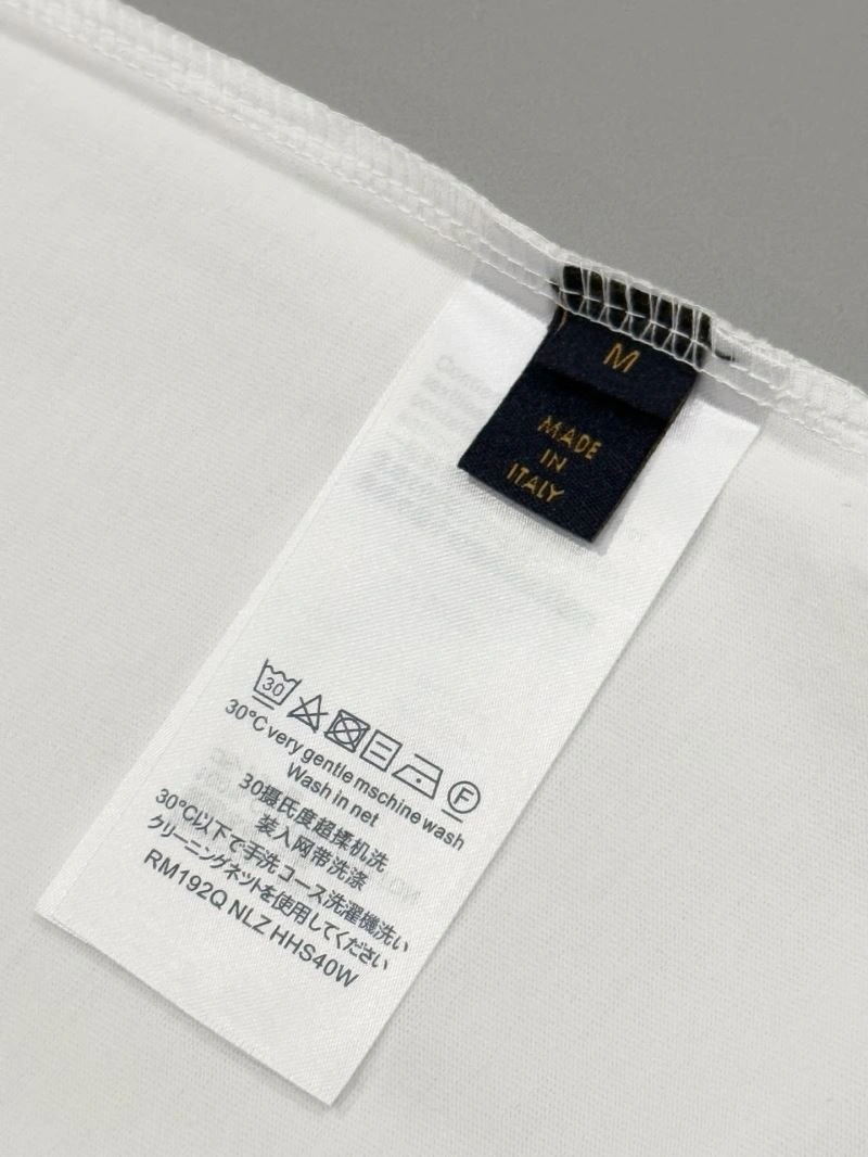 WellDesigned Louis Vuitton T-Shirts 137960