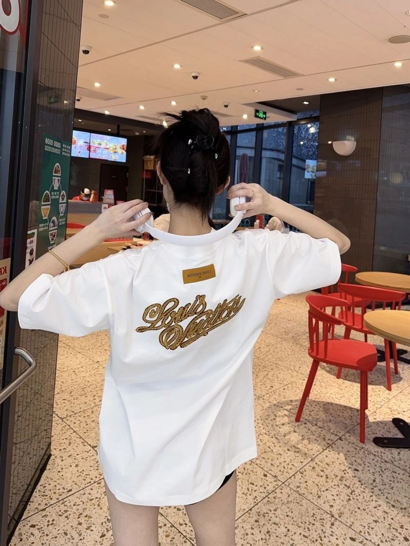 WellDesigned Louis Vuitton T-Shirts 137960
