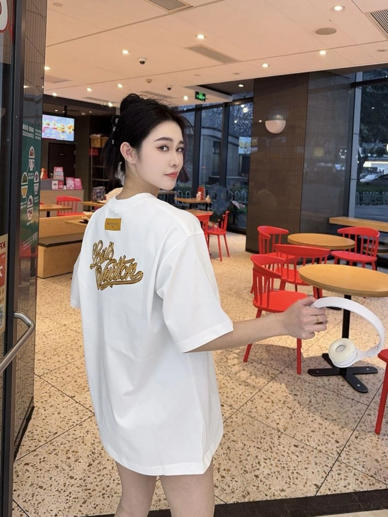 WellDesigned Louis Vuitton T-Shirts 137960
