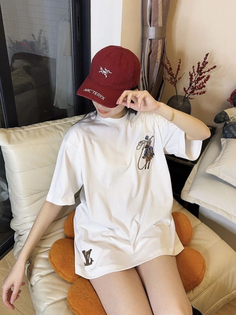Original Louis Vuitton T-Shirts 137961