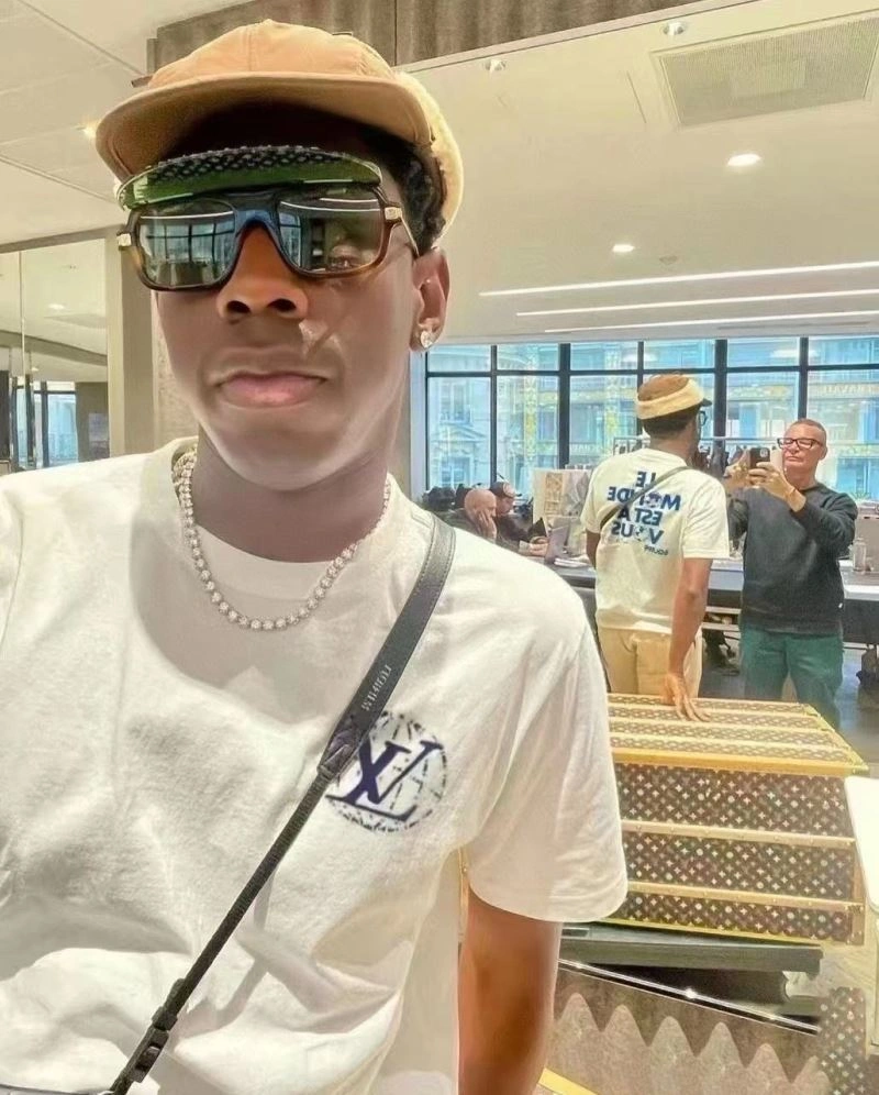 Louis Vuitton T-Shirts Neat 137959