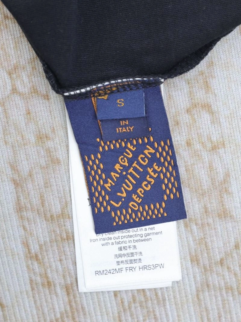 Louis Vuitton T-Shirts ComfortFit 137958