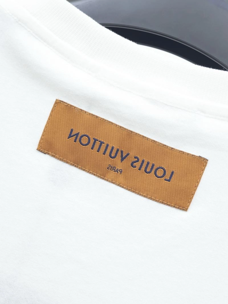 Louis Vuitton T-Shirts Breathable 137956