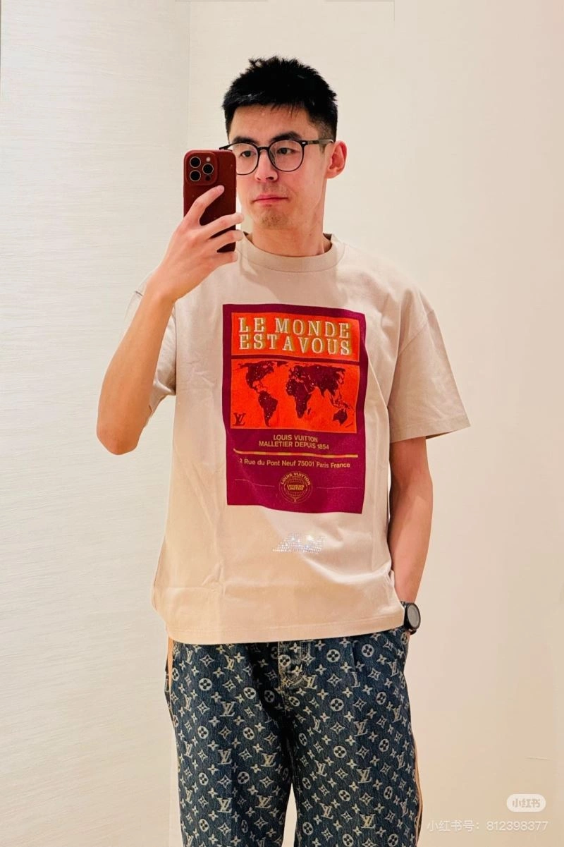 Louis Vuitton T-Shirts Comfortable 137955
