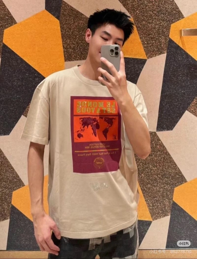 Louis Vuitton T-Shirts Comfortable 137955