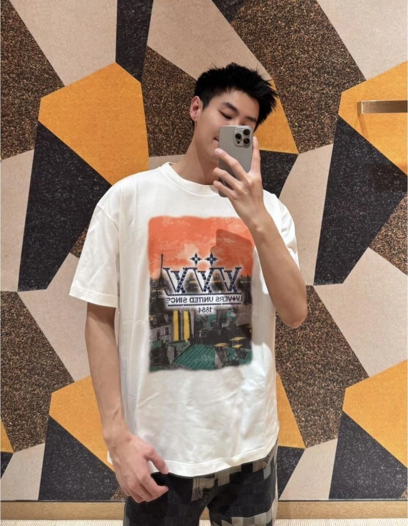 Louis Vuitton T-Shirts Durable 137954