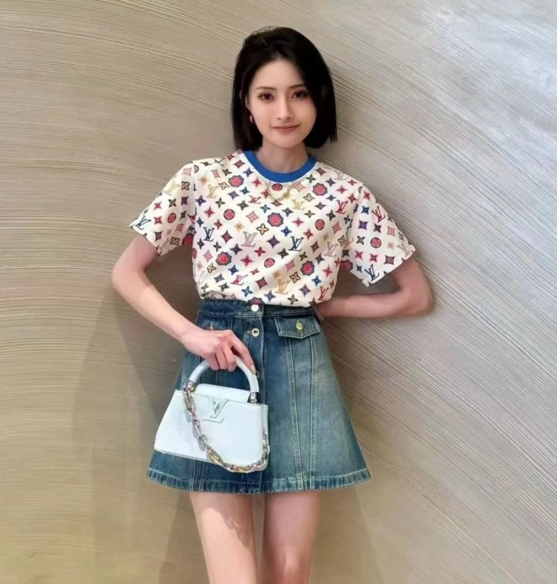 Louis Vuitton T-Shirts Lightweight 137953