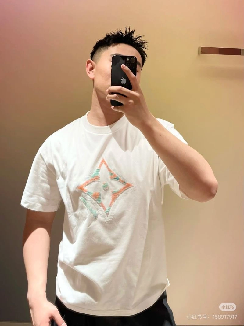 Bright Louis Vuitton T-Shirts 137996