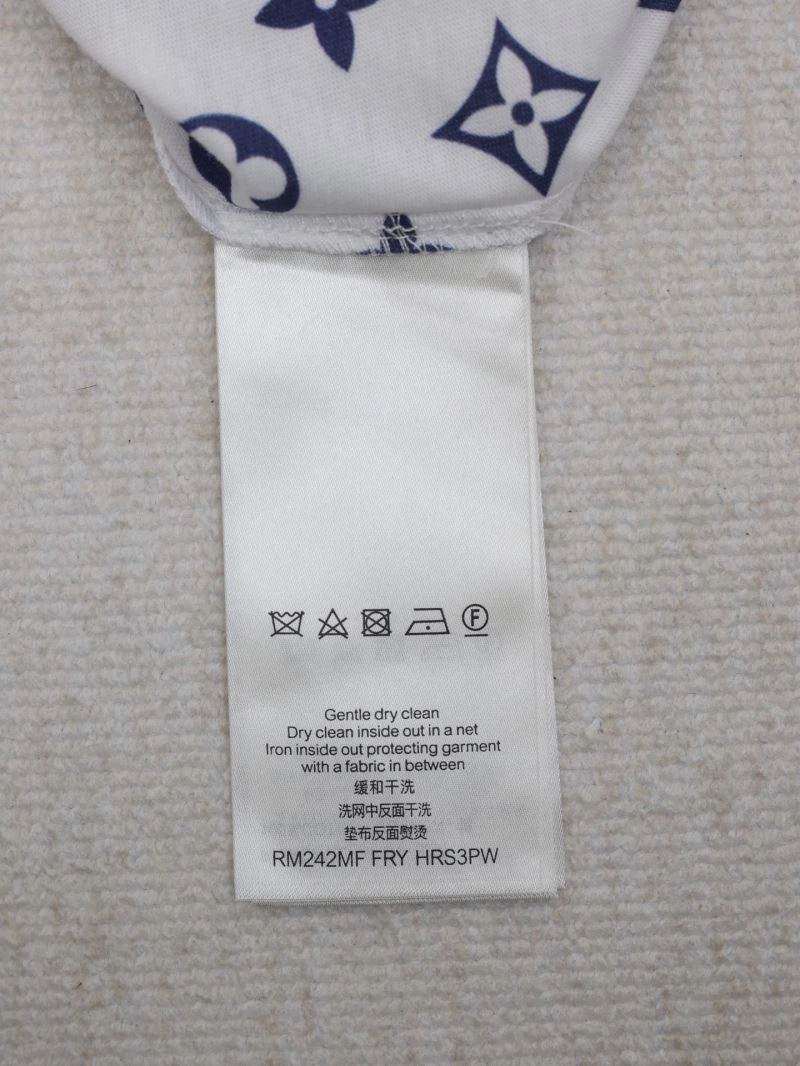 Louis Vuitton T-Shirts Soft 137948