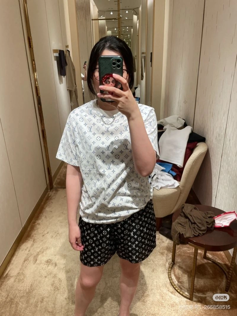 Louis Vuitton T-Shirts Soft 137948