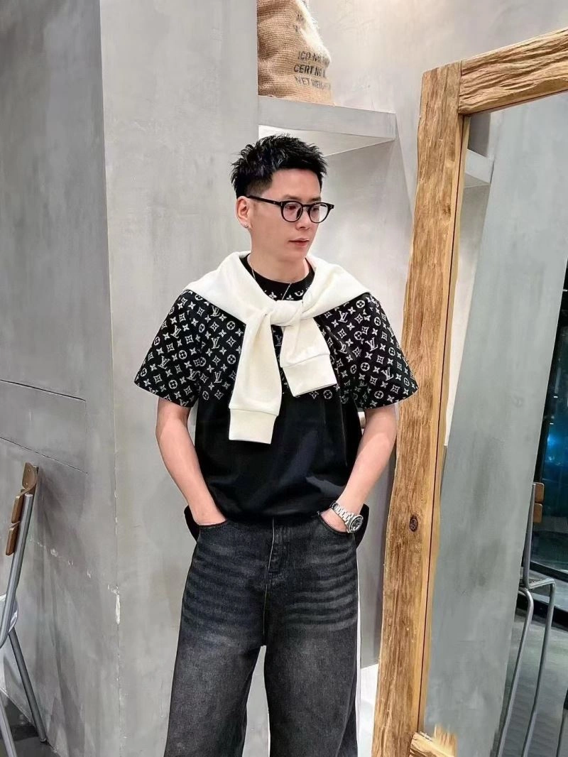 Louis Vuitton T-Shirts TimelessDesign 137946