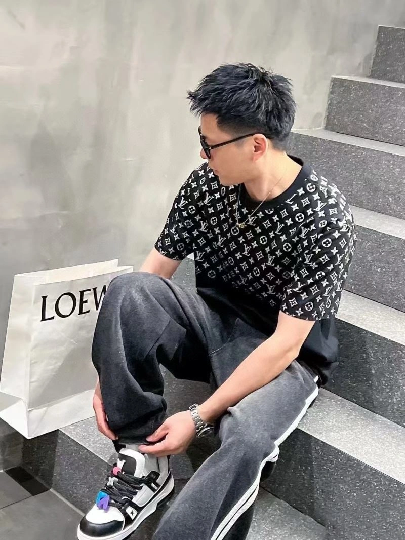 Louis Vuitton T-Shirts TimelessDesign 137946