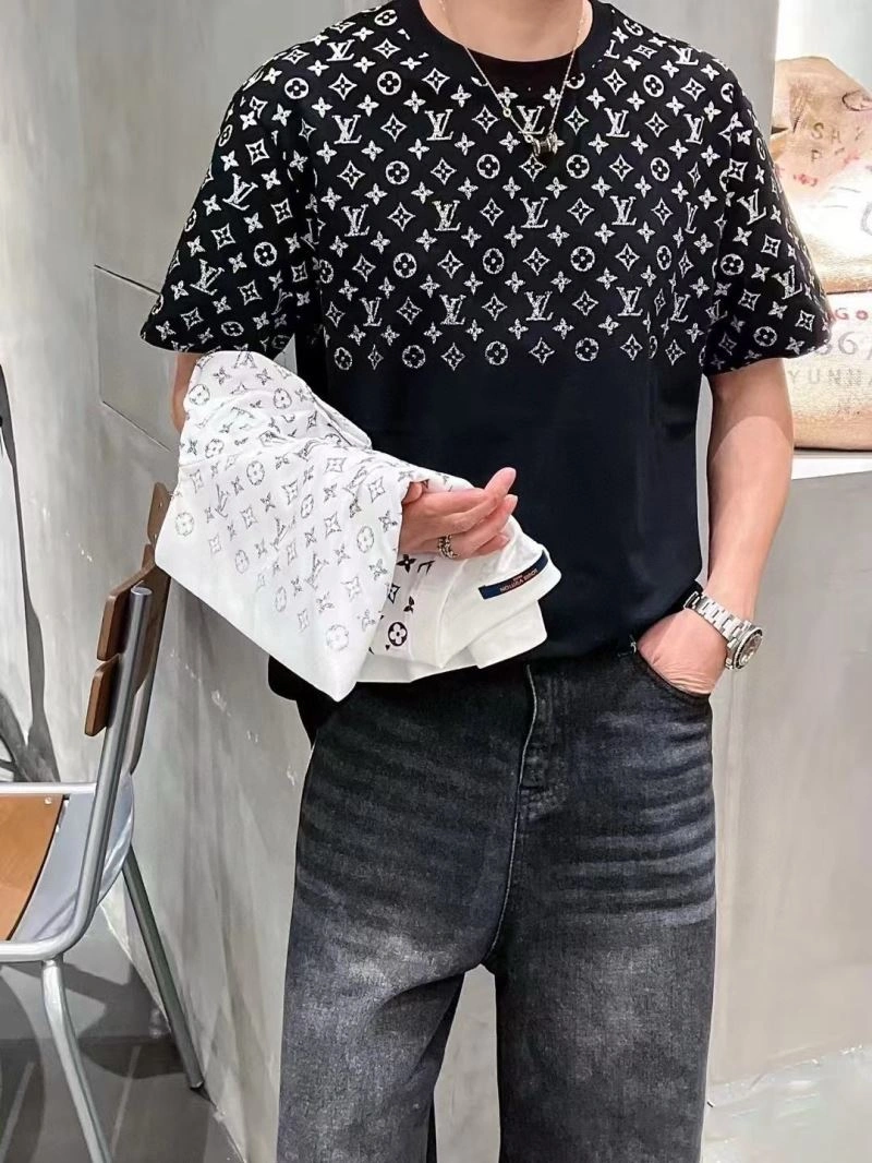 Louis Vuitton T-Shirts TimelessDesign 137946