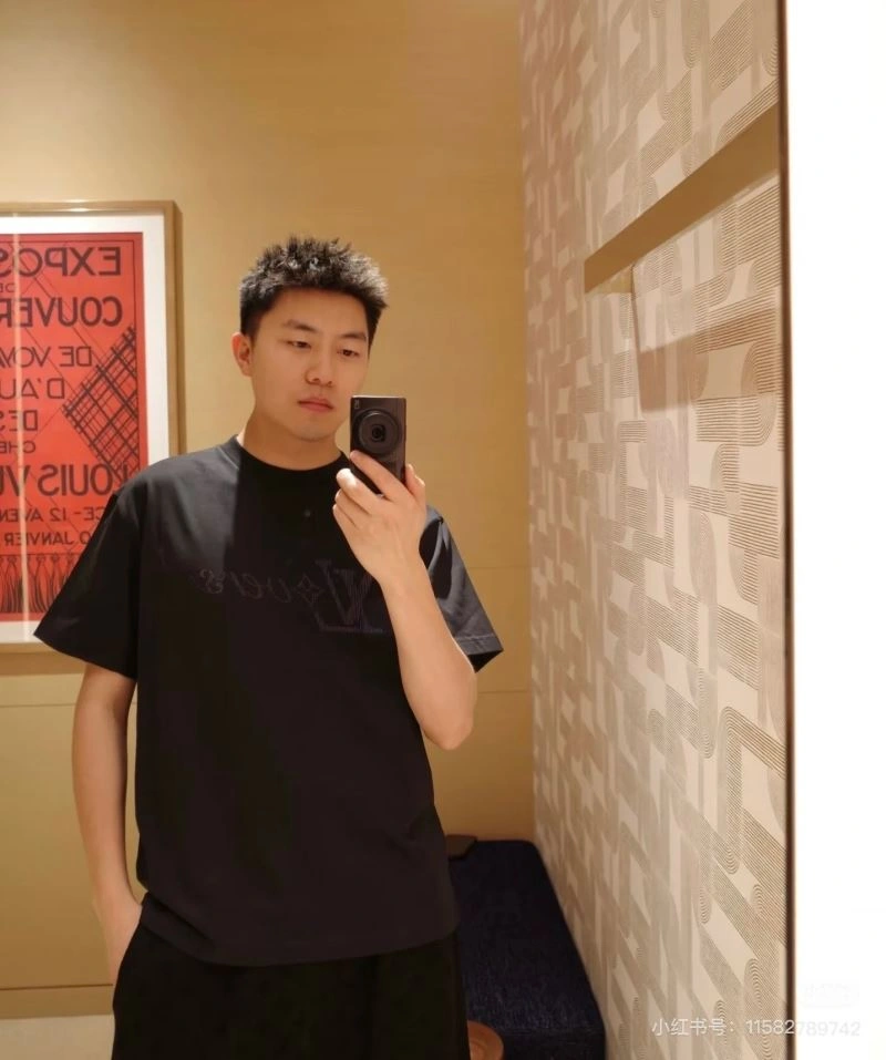 RelaxedFit Louis Vuitton T-Shirts 137950