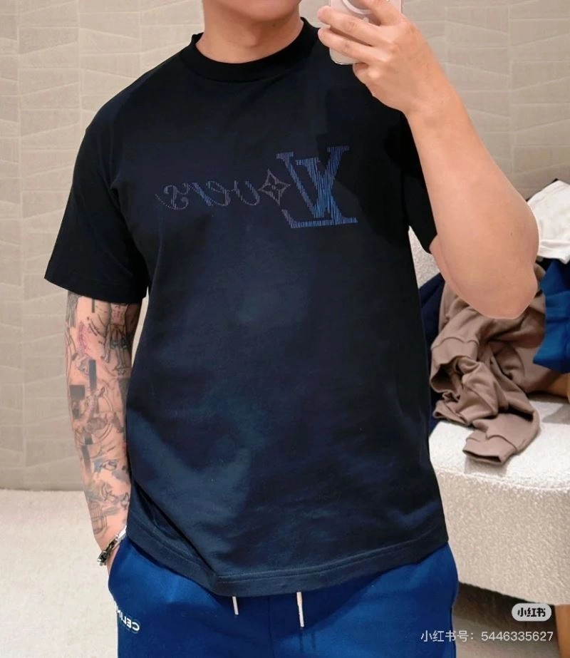 RelaxedFit Louis Vuitton T-Shirts 137950