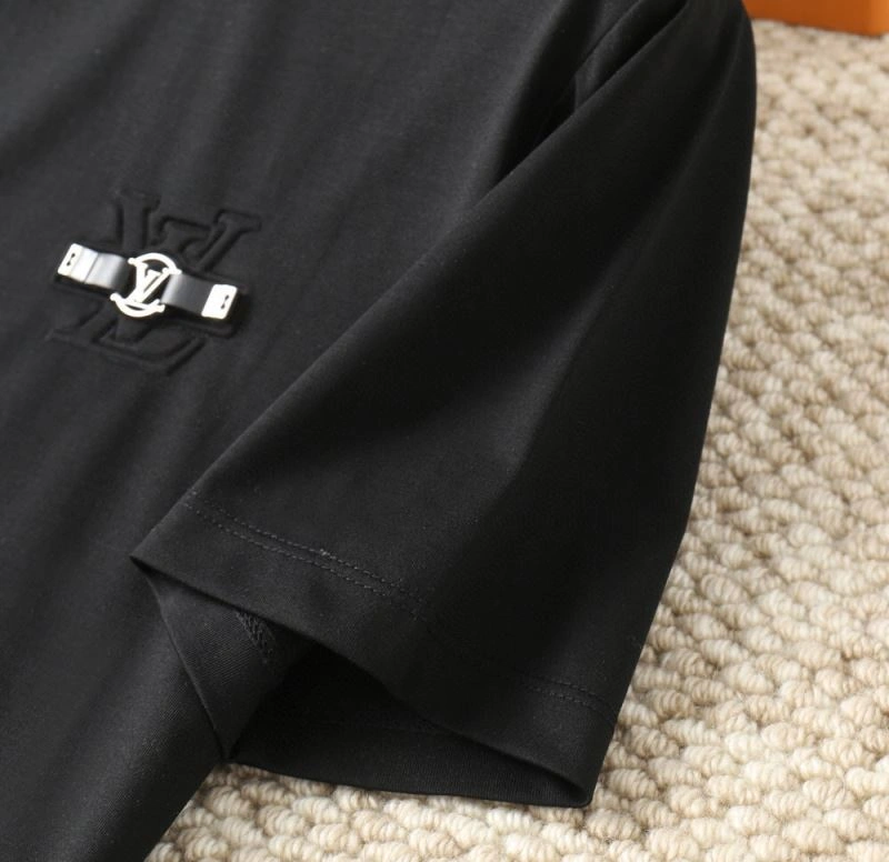 Louis Vuitton T-Shirts Breathable 139145