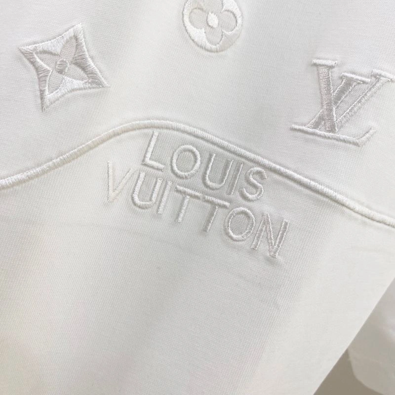 Lightweight Louis Vuitton T-Shirts 131972