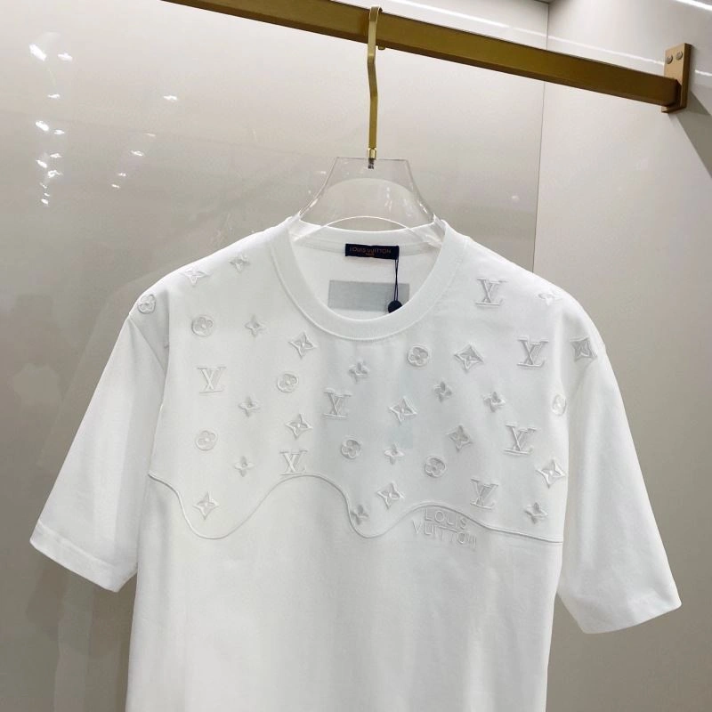 Lightweight Louis Vuitton T-Shirts 131972