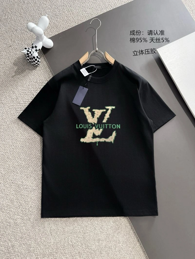 Louis Vuitton T-Shirts UrbanChic 131956