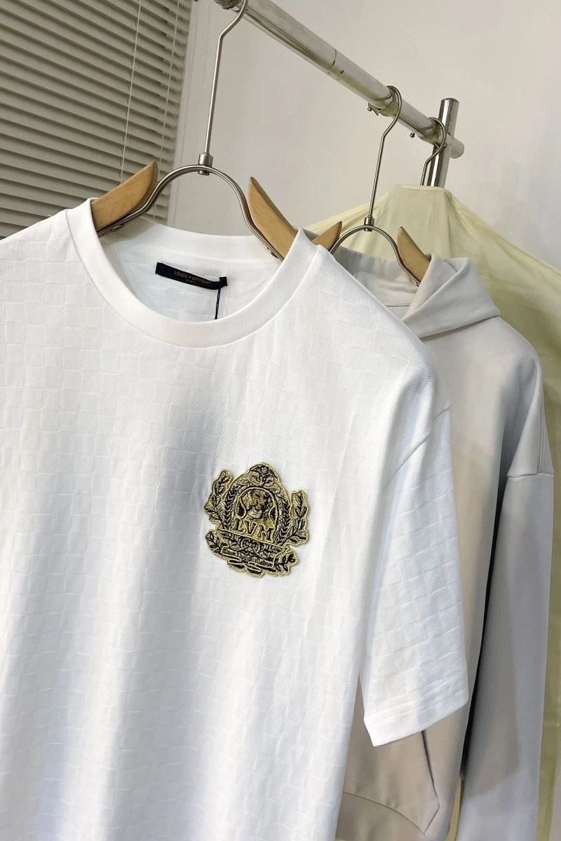 Fashionable Louis Vuitton T-Shirts 138932