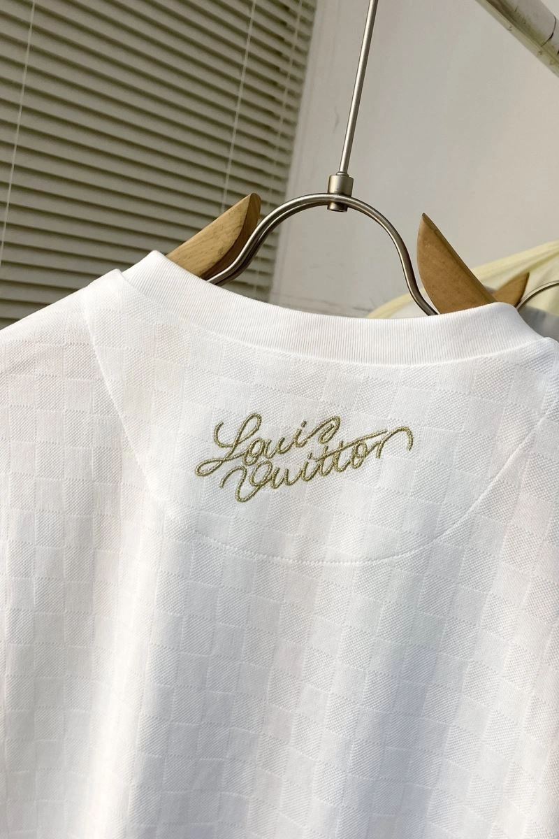 Fashionable Louis Vuitton T-Shirts 138932