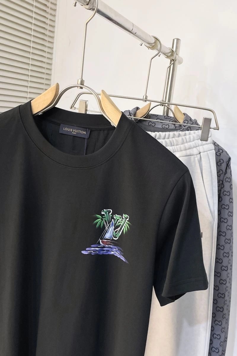 MultiPurpose Louis Vuitton T-Shirts 138918