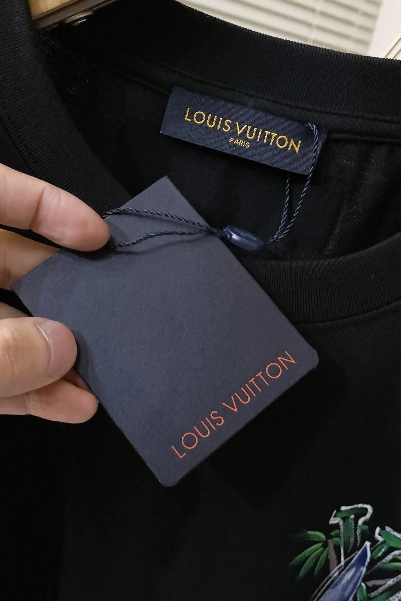 MultiPurpose Louis Vuitton T-Shirts 138918