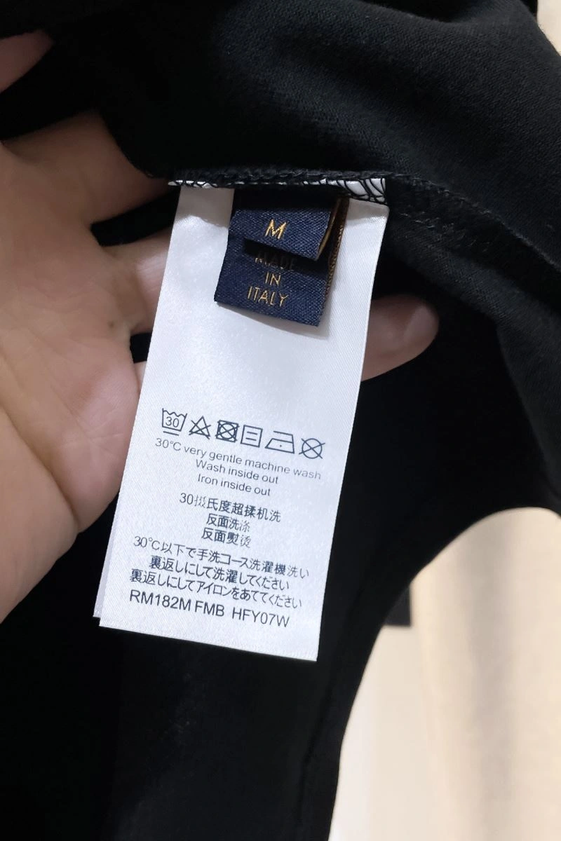 MultiPurpose Louis Vuitton T-Shirts 138918