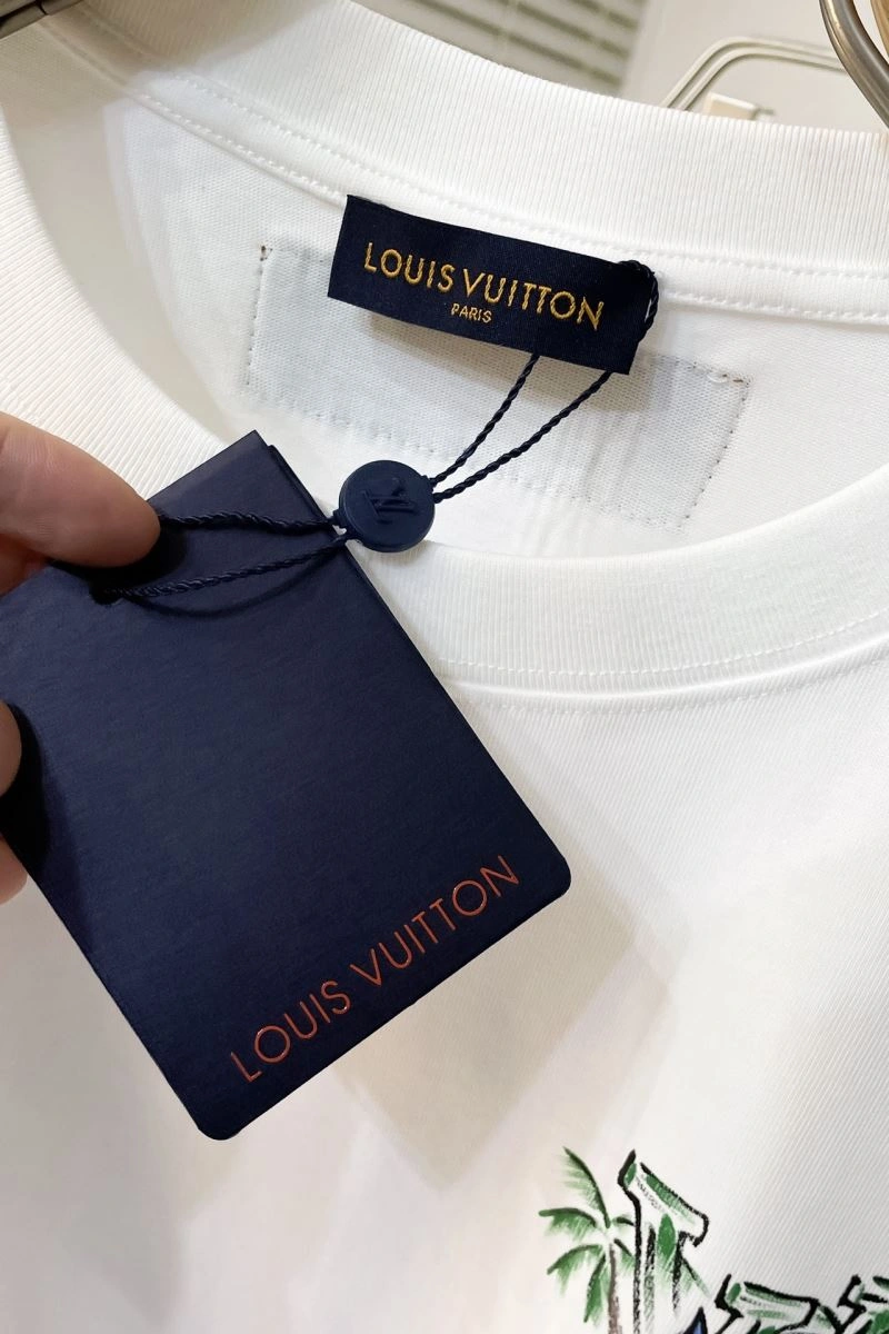 Sustainable Louis Vuitton T-Shirts 138928