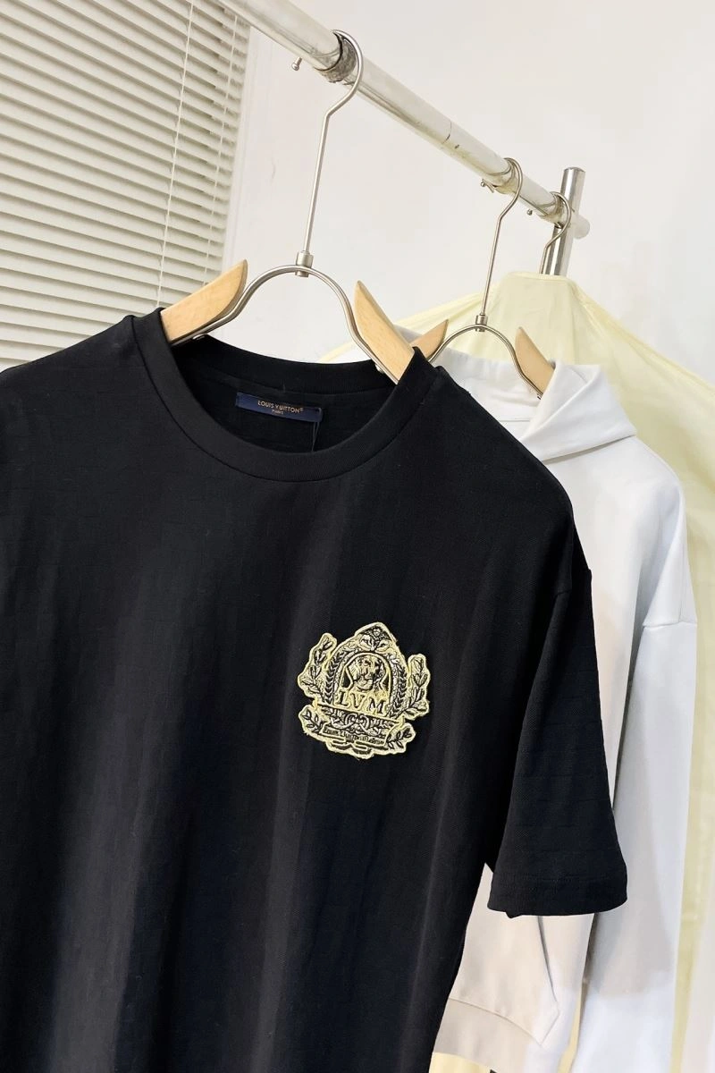 Louis Vuitton T-Shirts Casual 138914