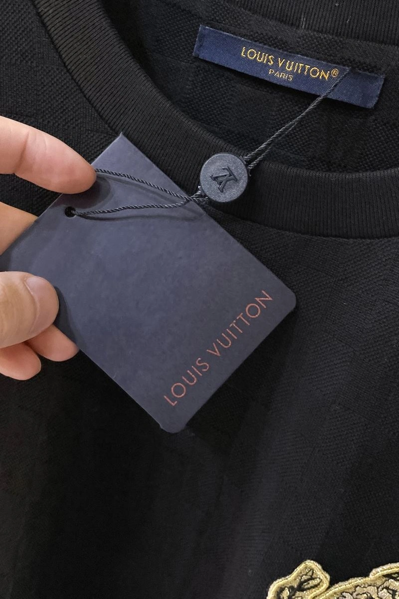 Louis Vuitton T-Shirts Casual 138914