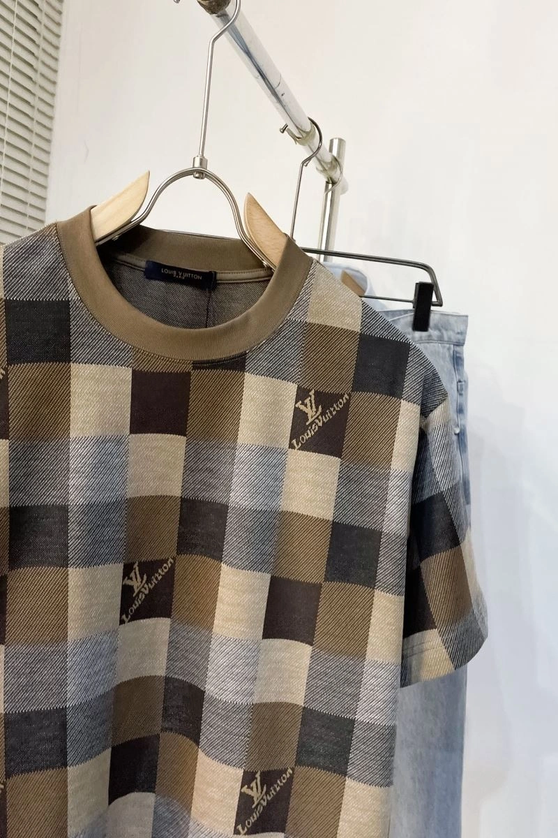 Louis Vuitton T-Shirts Refined 138936