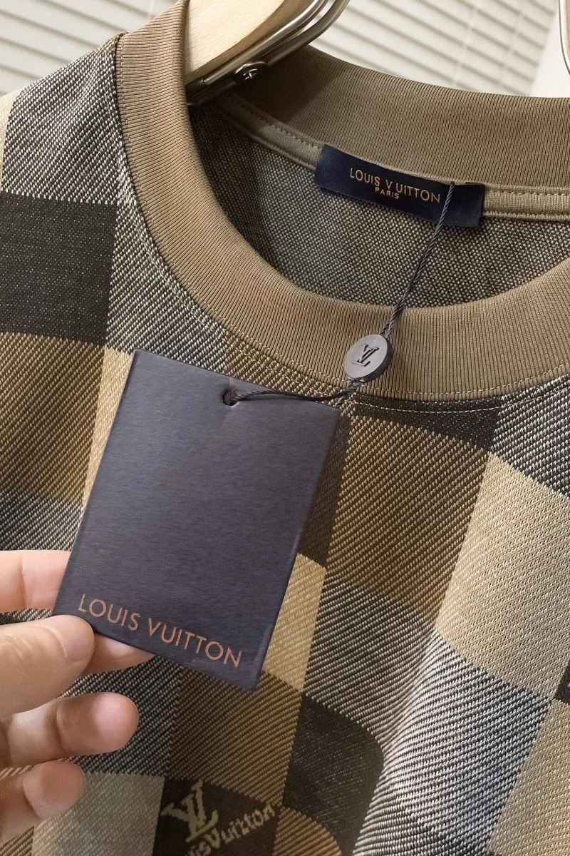 Louis Vuitton T-Shirts Refined 138936