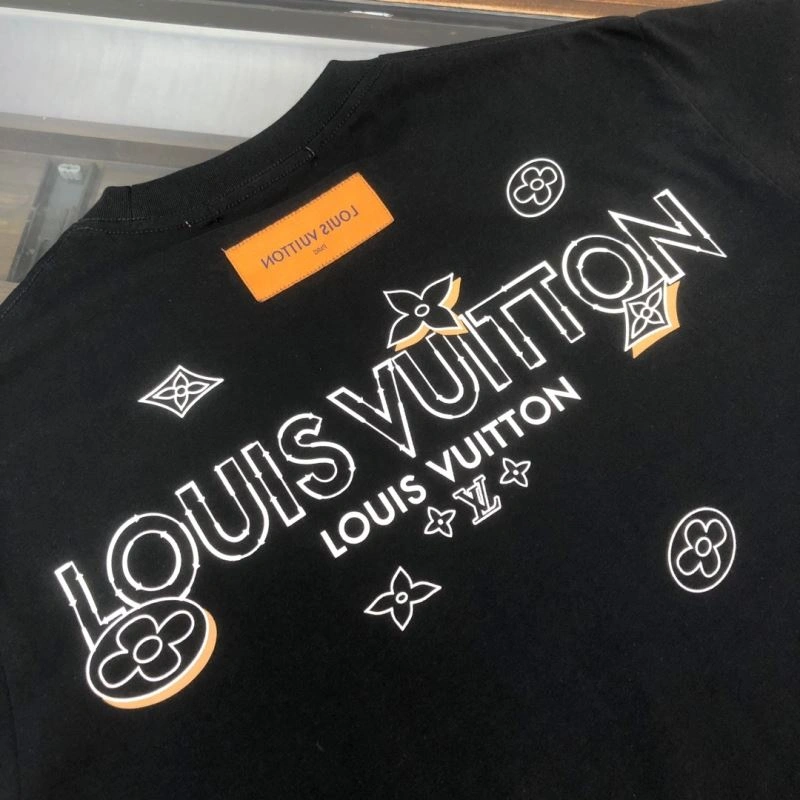 Louis Vuitton T-Shirts Vibrant 138930