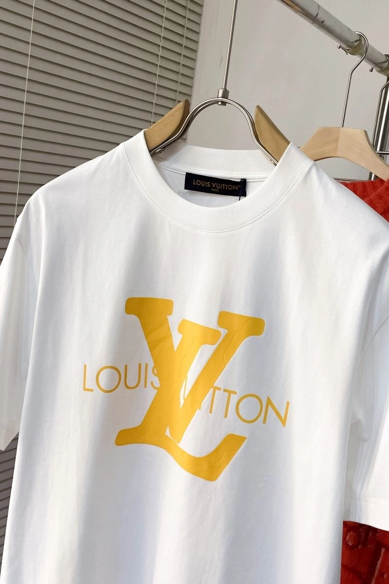 Louis Vuitton T-Shirts Casual 138929