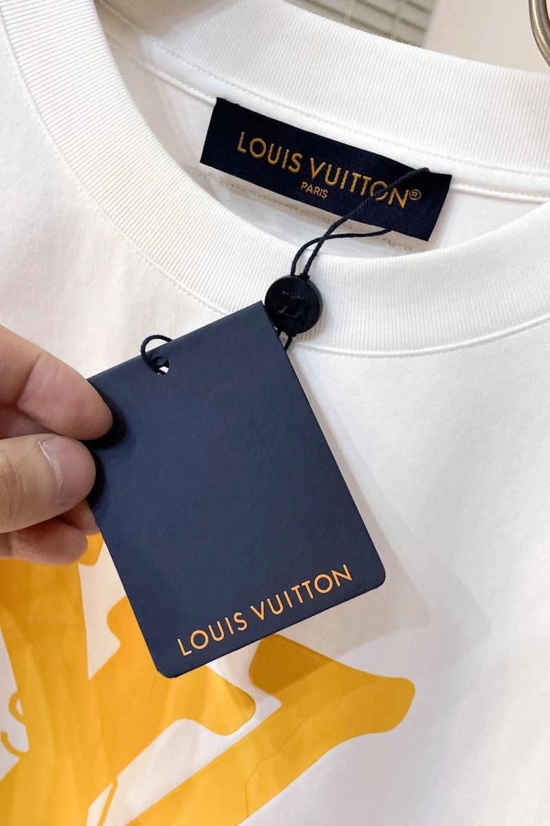 Louis Vuitton T-Shirts Casual 138929