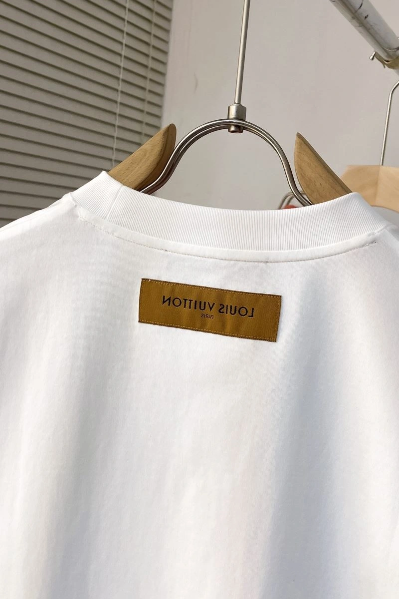 Louis Vuitton T-Shirts Casual 138929
