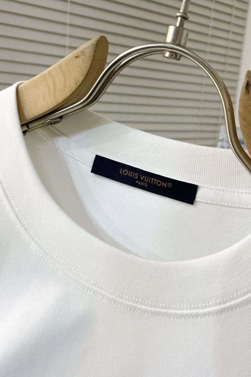 Breathable Louis Vuitton T-Shirts 138905