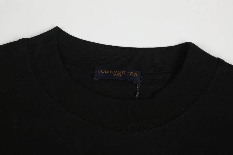 FashionForward Louis Vuitton T-Shirts 138916