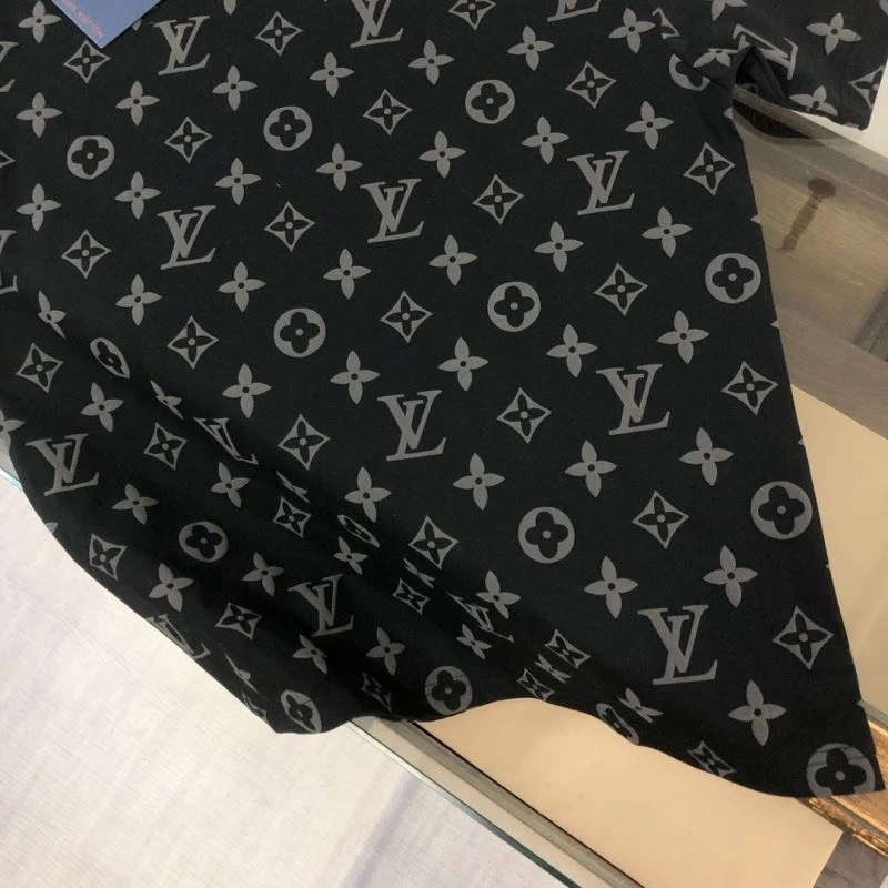 Louis Vuitton T-Shirts Seasonal 138875
