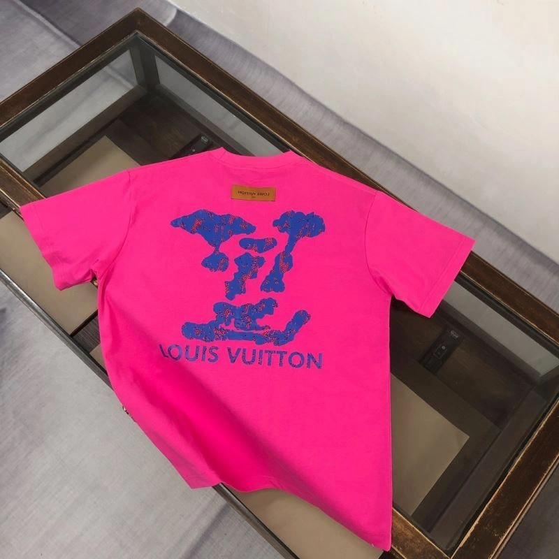 Louis Vuitton T-Shirts Versatile 138883