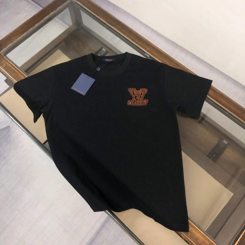 Fashionable Louis Vuitton T-Shirts 138885