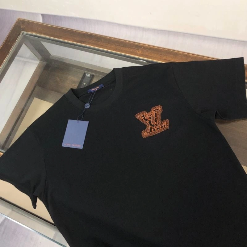 Fashionable Louis Vuitton T-Shirts 138885
