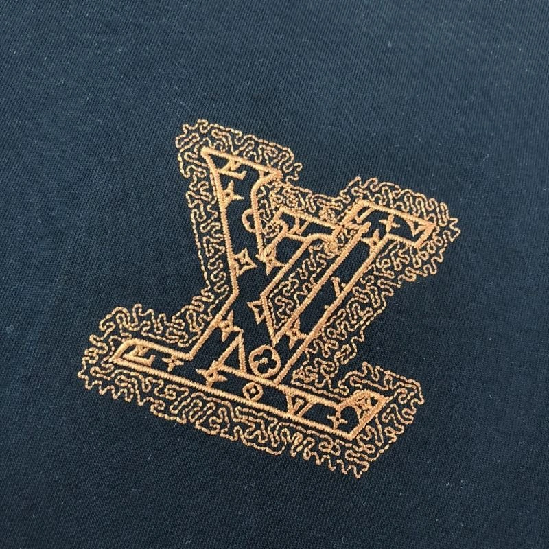 Fashionable Louis Vuitton T-Shirts 138885
