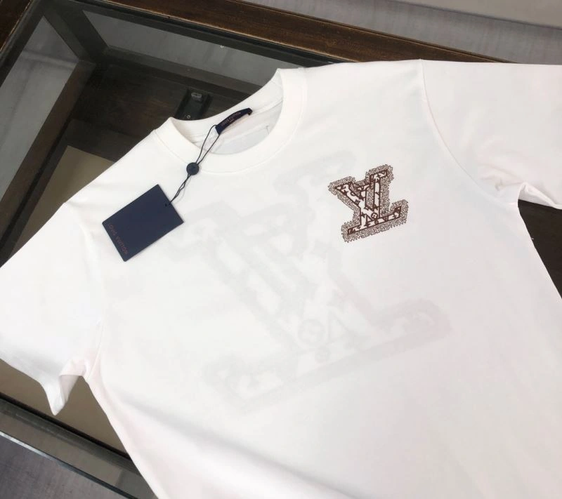 Fashionable Louis Vuitton T-Shirts 138884